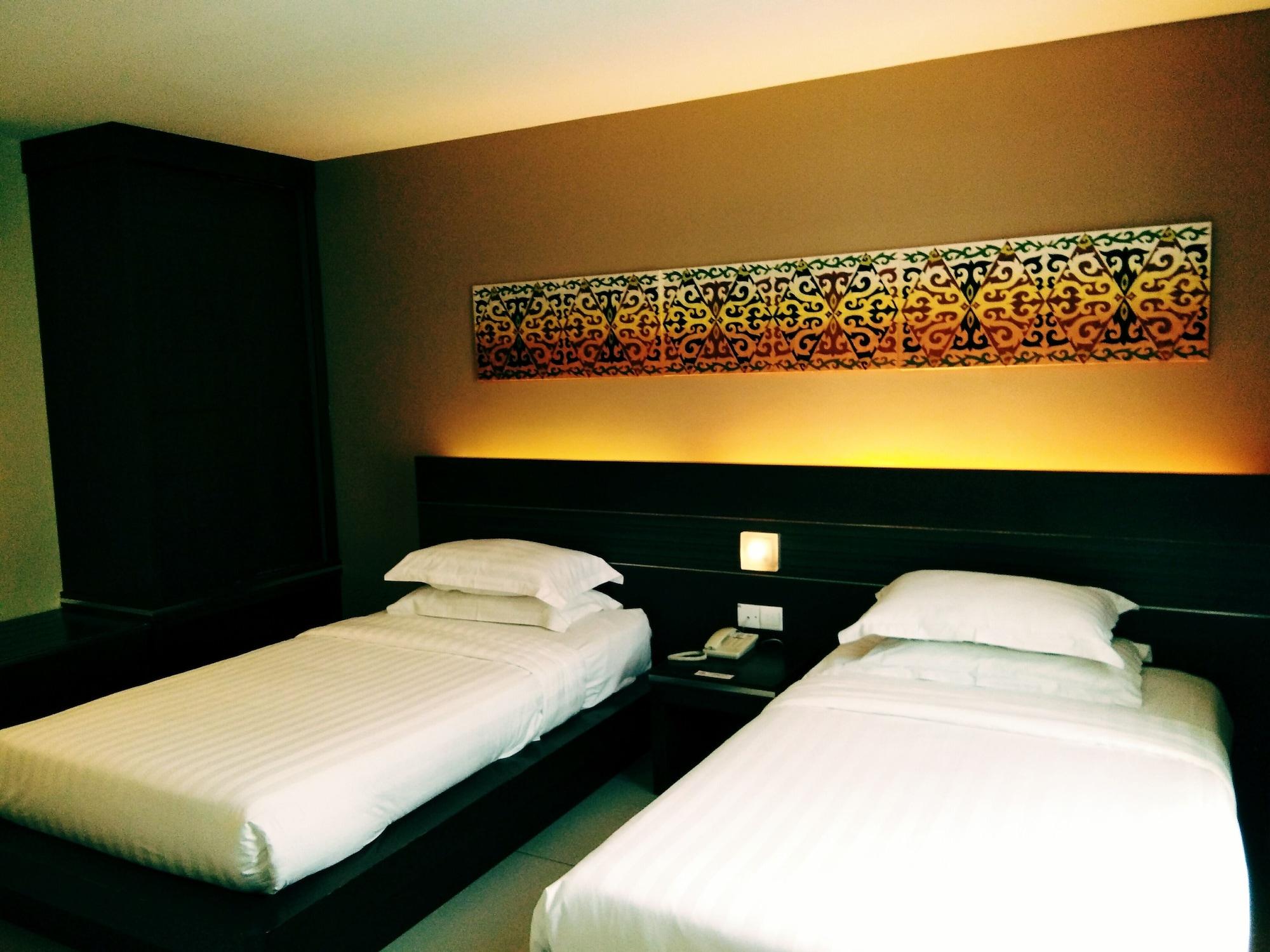 Kinabalu Daya Hotel Кота-Кинабалу Экстерьер фото